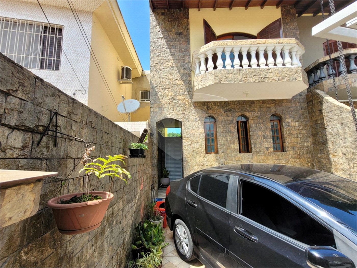 Sobrado à venda com 3 quartos, sendo 1 suíte, em Vila dos Remédios, São Paulo, SP