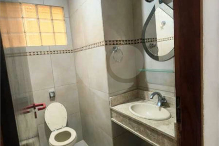 Sobrado à venda com 3 quartos, sendo 1 suíte, em Jardim das Vertentes, São Paulo, SP