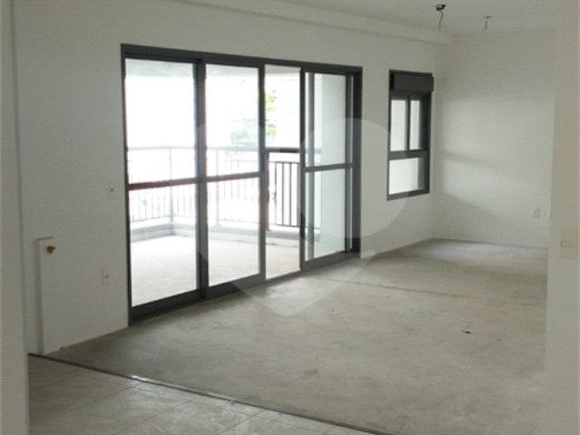 Apartamento à venda ou para alugar com 3 suítes em Mooca, São Paulo, SP