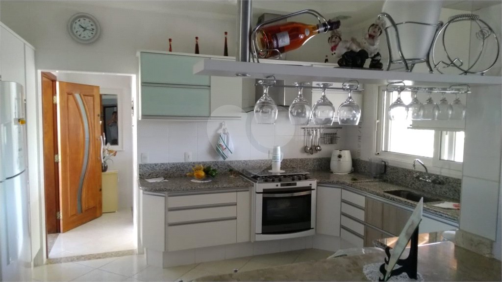 Casa à venda com 4 quartos, sendo 1 suíte, no condomínio Acmti - Colinas do Mosteiro, Terras de Itaici e Recanto dos Pássaros, Indaiatuba - SP