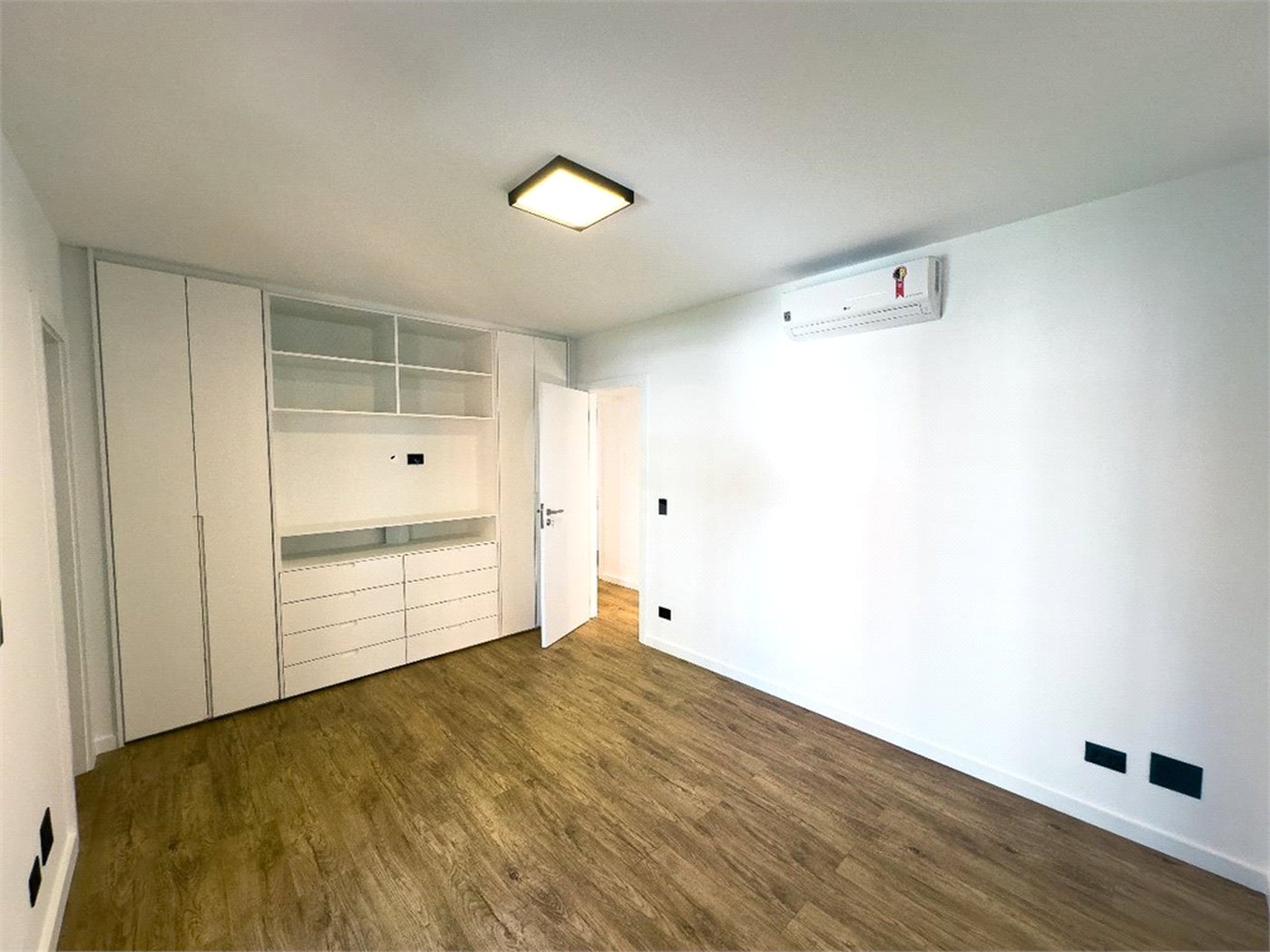 Cobertura à venda com 3 quartos, sendo 1 suíte, em Vila Andrade, São Paulo, SP