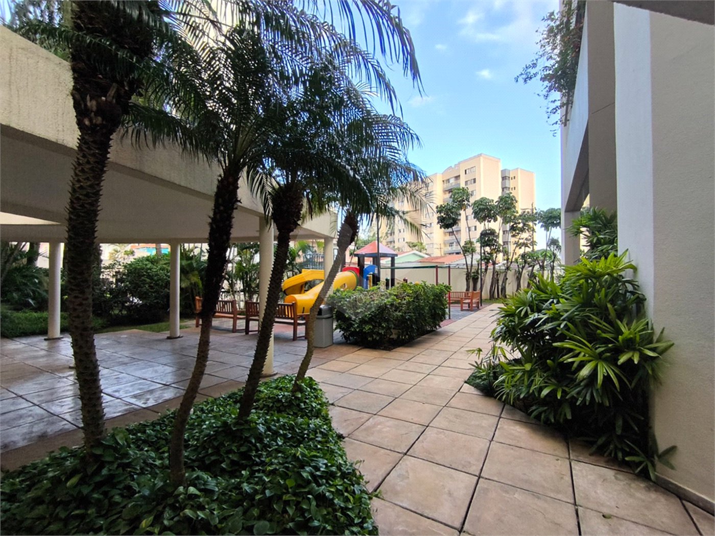 Apartamento à venda com 3 quartos, sendo 2 suítes,  em Alto da Lapa, São Paulo, SP