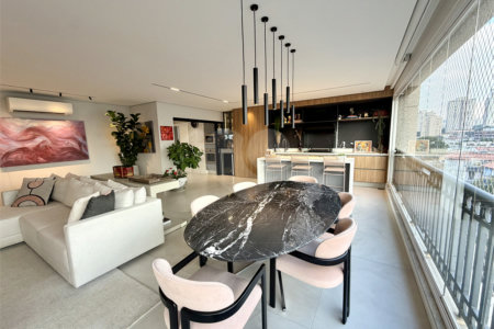 Apartamento à venda com 3 suítes em Vila Romana, São Paulo, SP