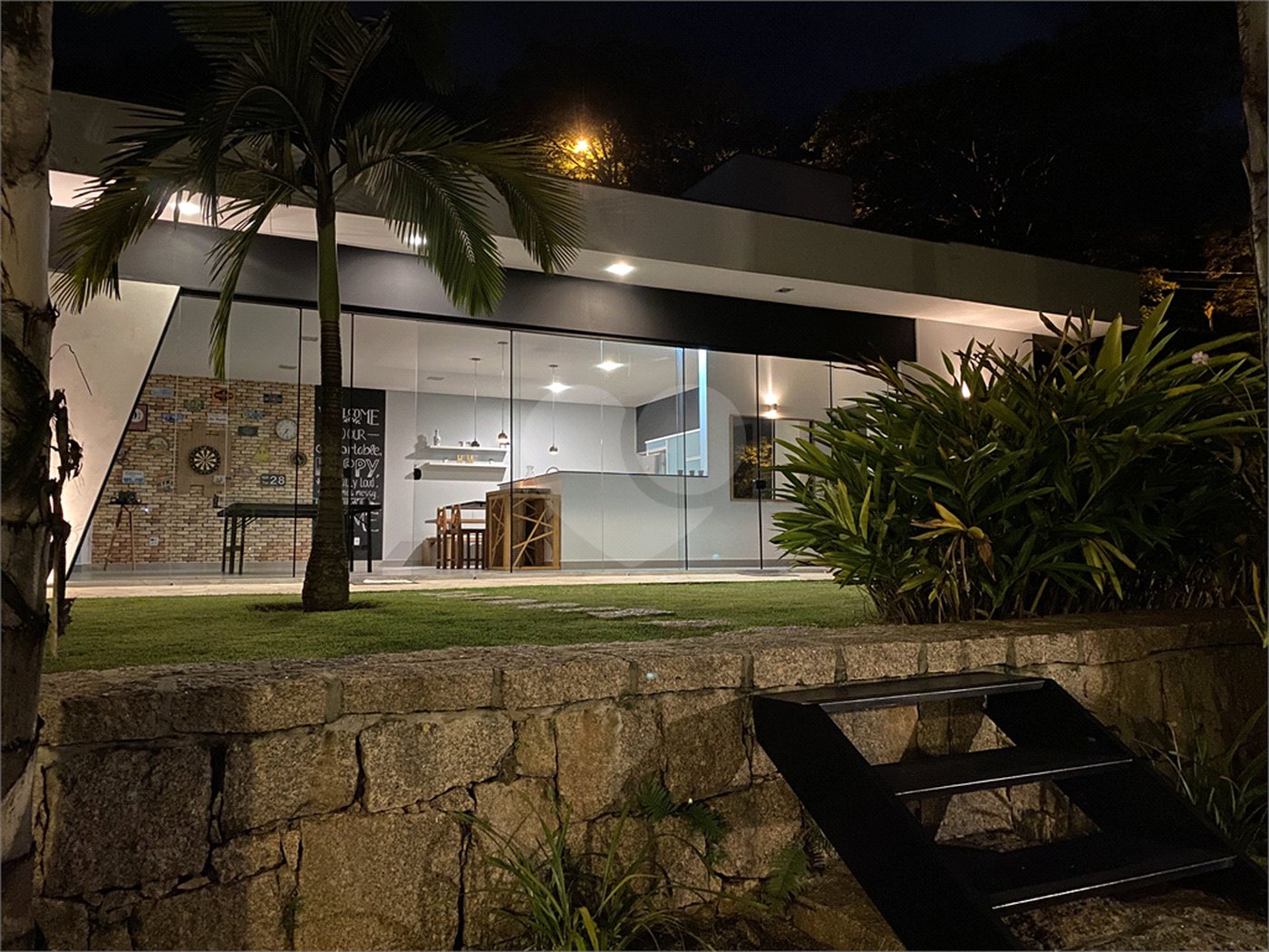 Casa à venda com 3 suítes no condomínio Jardim Primavera, Louveira - SP