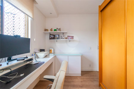Apartamento à venda com 3 quartos, sendo 1 suíte, em Jardim Marajoara, São Paulo, SP