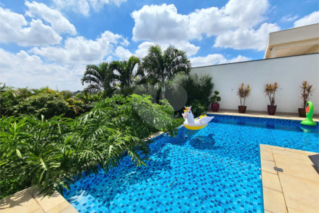Casa à venda com 3 suítes no condomínio Vintage, Cotia - SP