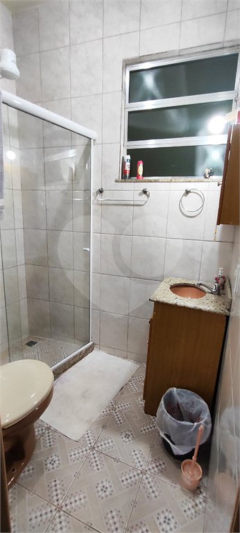 Casa à venda com 5 quartos, sendo 3 suítes, no condomínio Village Texeira Campos, Rio de Janeiro - RJ