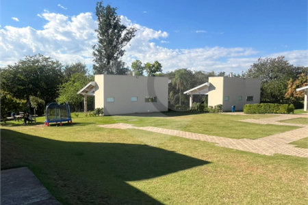 Casa à venda ou para alugar com 2 quartos, sendo 4 suítes, no condomínio Residencial Jardim Bréscia, Indaiatuba - SP
