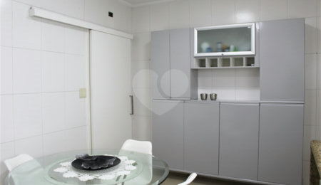 Casa Térrea à venda com 3 quartos, sendo 2 suítes,  em Vila Galvão, Guarulhos, SP