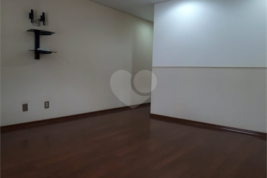 Sobrado à venda com 5 quartos, sendo 3 suítes, em Tremembé, São Paulo, SP