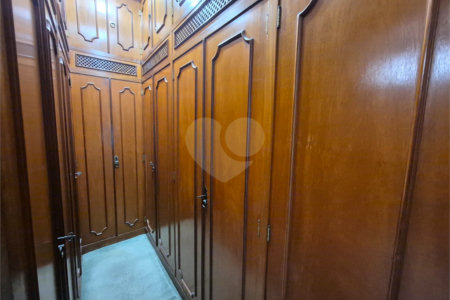 Casa de Vila à venda ou para alugar com 4 quartos, sendo 2 suítes,  em Jardim Leonor, São Paulo, SP