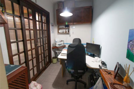 Sobrado à venda com 3 quartos, sendo 1 suíte, em Alto da Boa Vista, São Paulo, SP