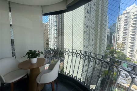 Apartamento à venda com 3 suítes em Indianópolis, São Paulo, SP