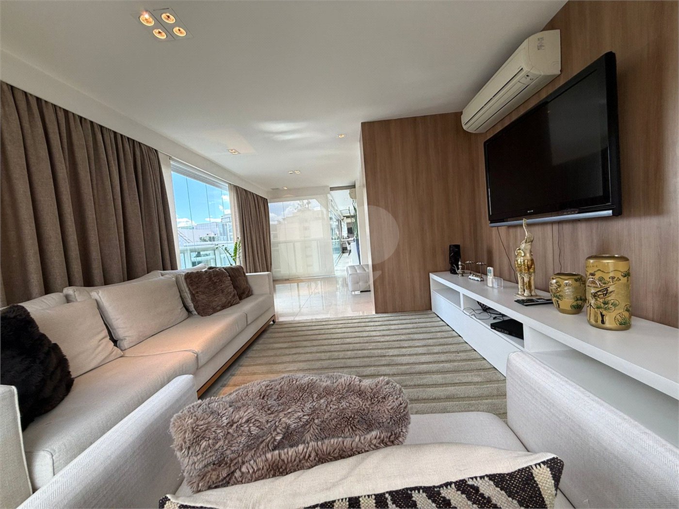 Apartamento à venda ou para alugar com 3 suítes em Perdizes, São Paulo, SP