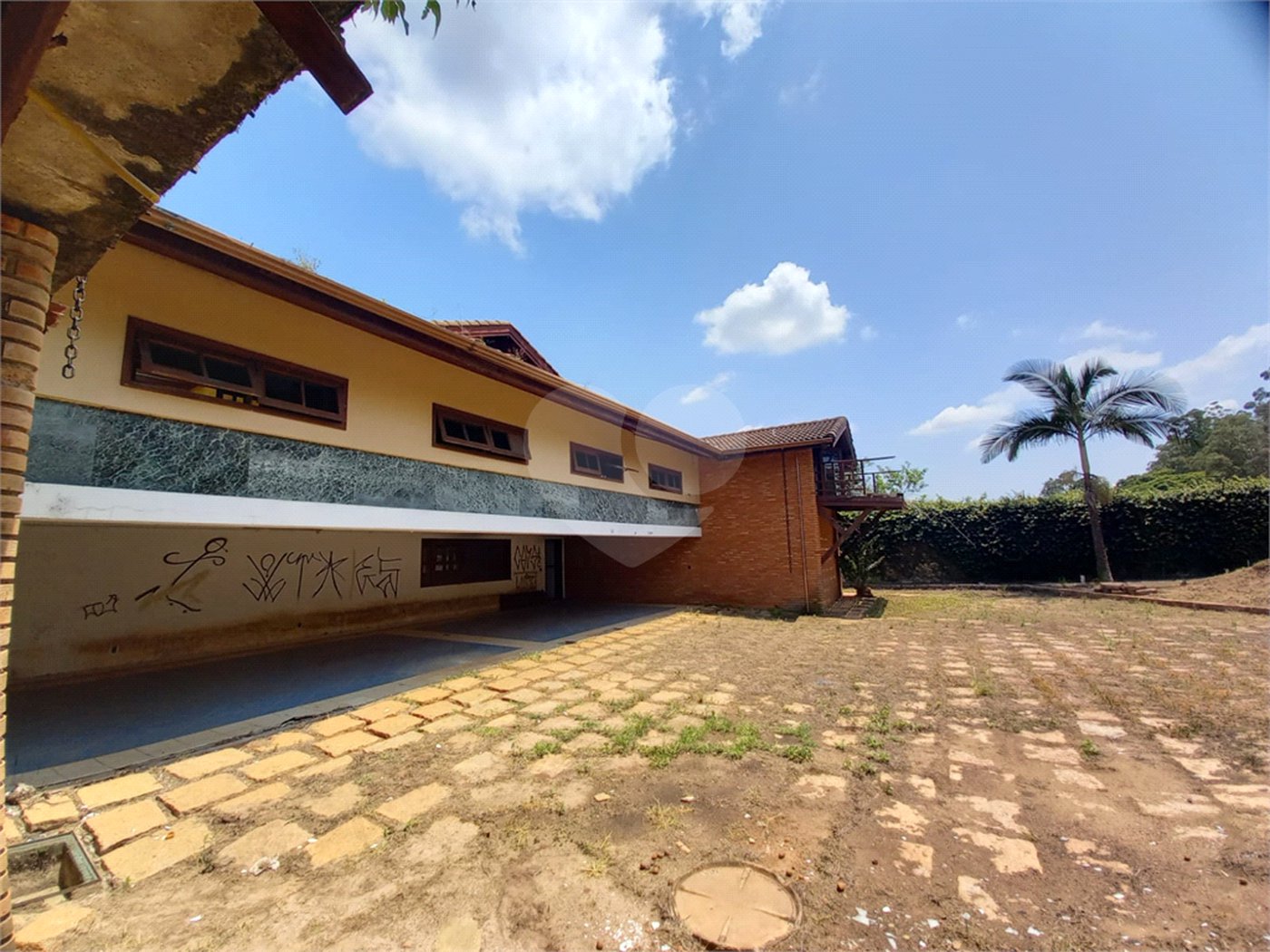 Casa à venda com 14 quartos, sendo 10 suítes, no condomínio Rua do Observatorio 2270, Vinhedo - SP