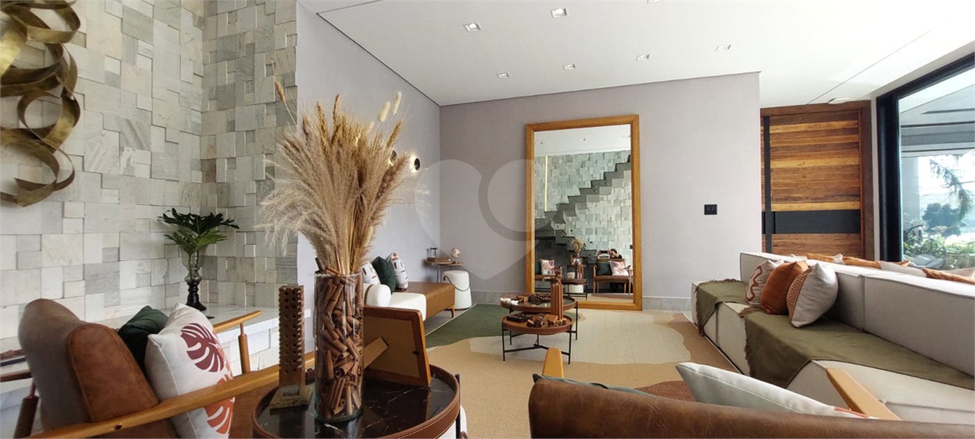 Casa à venda com 3 suítes no condomínio Figueira Garden, Atibaia - SP