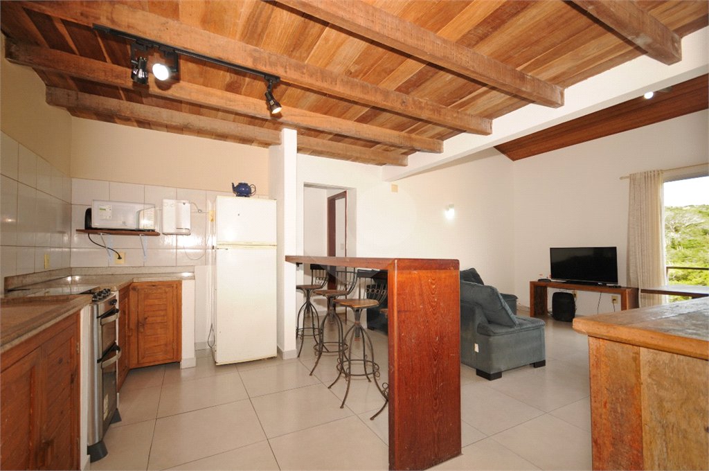 Hotel à venda com 13 quartos, sendo 12 suítes,  em Alto de Búzios, Armação dos Búzios, RJ