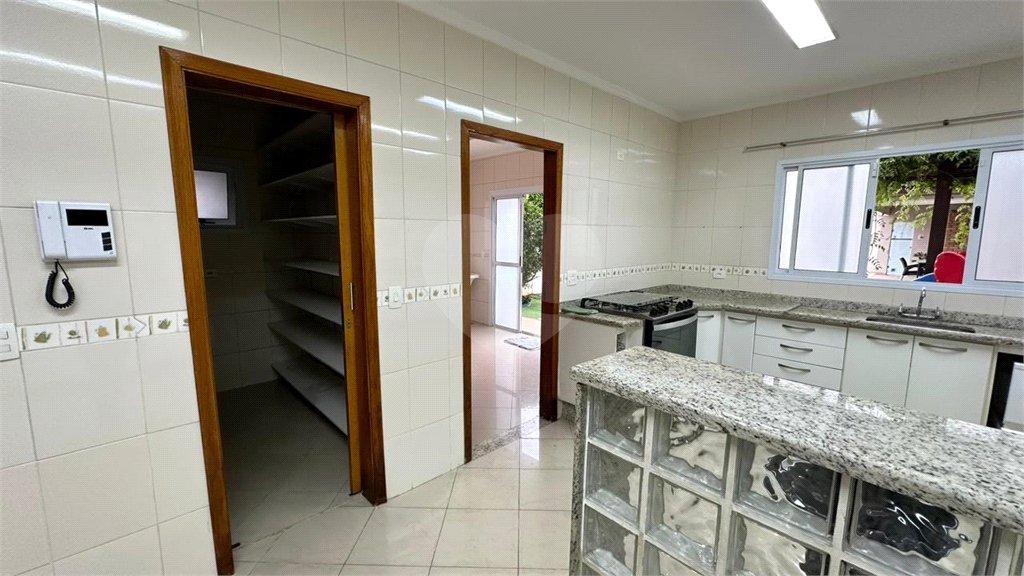 Casa à venda com 4 quartos, sendo 3 suítes, em Vila Galvão, Guarulhos, SP