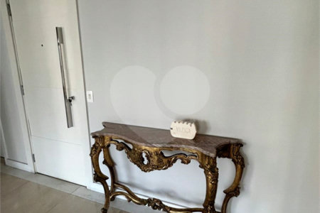 Apartamento à venda com 3 suítes em Indianópolis, São Paulo, SP