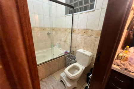 Casa à venda com 3 quartos, sendo 1 suíte, em Parque Santa Marta, São Carlos, SP