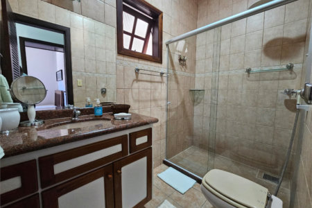 Casa em condomínio à venda com 4 quartos, sendo 1 suíte, em Caravelas, Armação dos Búzios, RJ