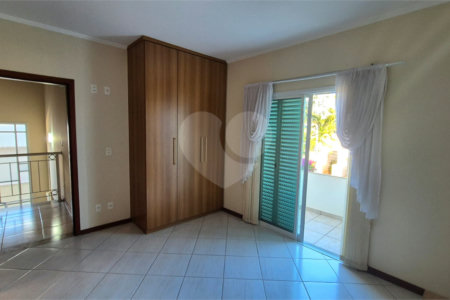 Casa para alugar com 3 quartos, sendo 1 suíte, no condomínio Recanto dos Paturis, Vinhedo - SP
