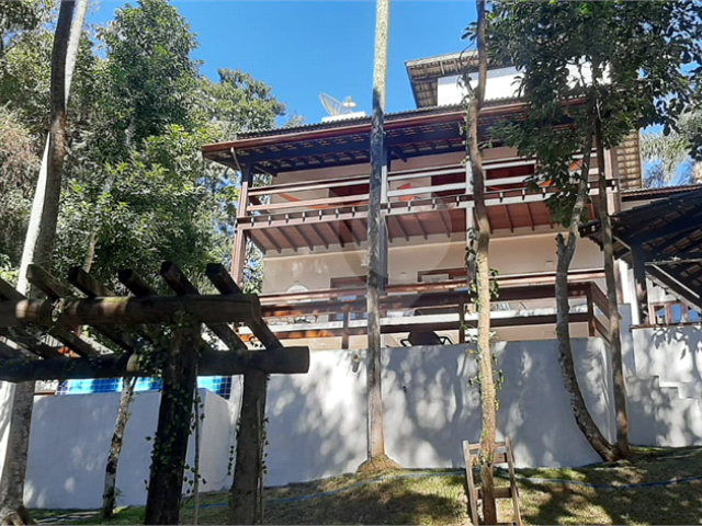Sobrado à venda com 5 quartos, sendo 3 suítes,  em Serra da Cantareira, Mairiporã, SP