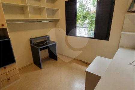 Casa à venda ou para alugar com 3 quartos, sendo 1 suíte,  em Bosque da Saúde, São Paulo, SP