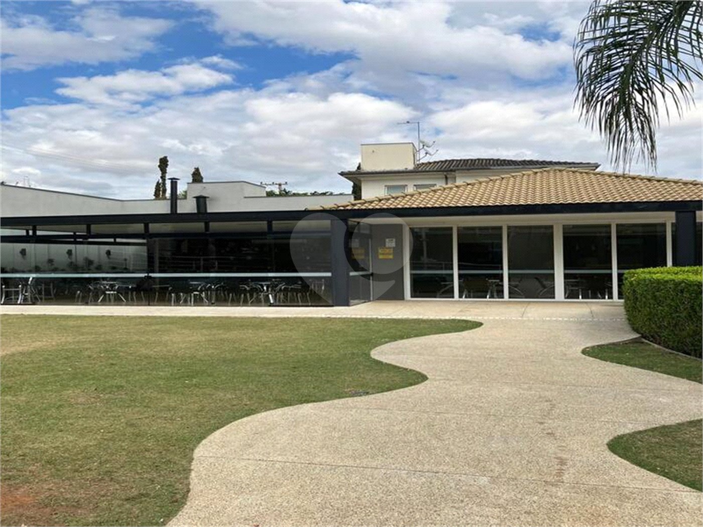 Casa à venda com 3 suítes no condomínio Maison Blanche, Indaiatuba - SP