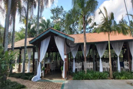 Chácara à venda com 10 quartos, sendo 2 suítes, em Mombaça, São Roque, SP