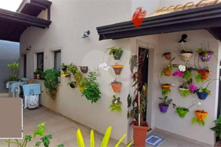 Casa à venda com 3 quartos, sendo 2 suítes, no condomínio Residencial Marchant Buarque, Atibaia - SP
