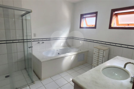 Casa à venda com 4 quartos, sendo 2 suítes, no condomínio Delle Stelle, Louveira - SP