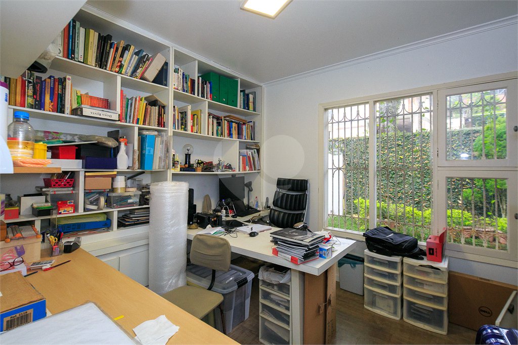 Casa à venda com 4 quartos, sendo 2 suítes, em Jardim Marajoara, São Paulo, SP