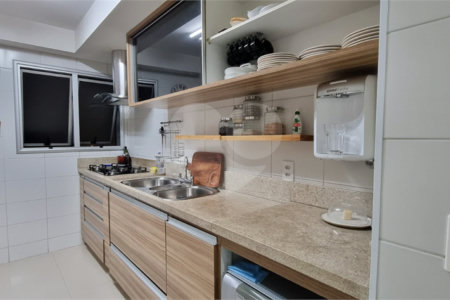 Apartamento à venda com 3 suítes em Jardim Londrina, São Paulo, SP