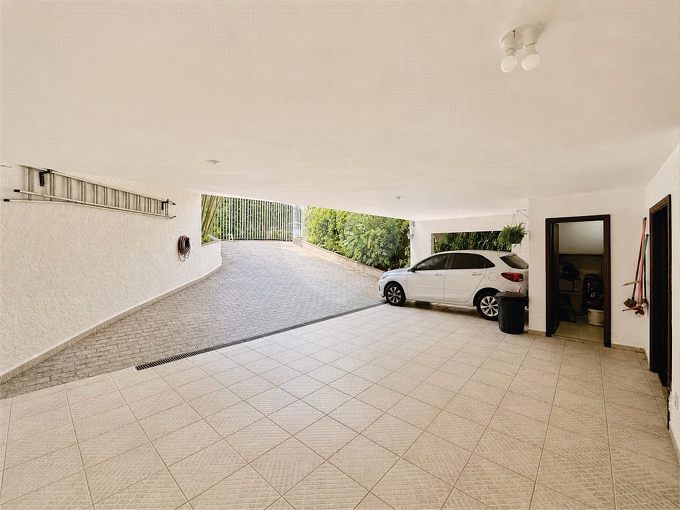 Casa à venda com 5 quartos, sendo 4 suítes, em Parque dos Príncipes, São Paulo, SP