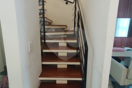 Casa à venda com 2 quartos, sendo 1 suíte, no condomínio Residencial Viva Vida, Cotia - SP