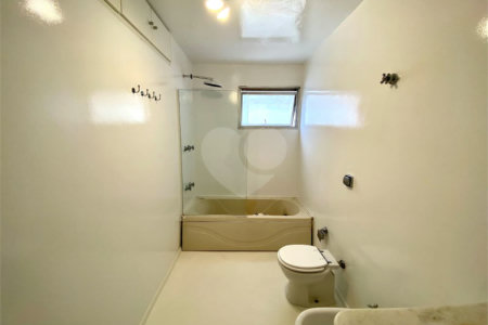 Apartamento para alugar com 3 quartos, sendo 1 suíte, em Jardim Europa, São Paulo, SP