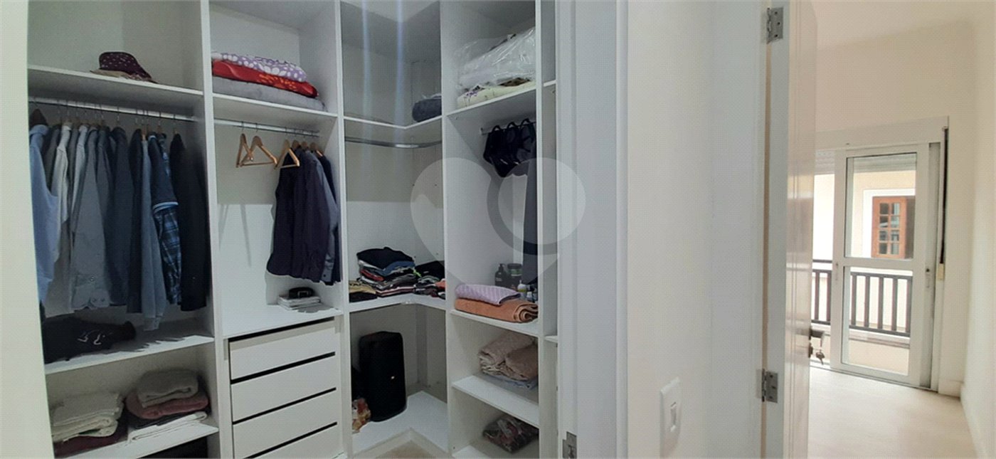 Casa à venda com 3 quartos, sendo 1 suíte, no condomínio Residencial Gran Veiga, São Paulo - SP