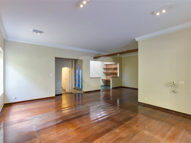 Casa à venda com 3 quartos, sendo 1 suíte,  em Brooklin, São Paulo, SP