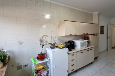 Sobrado à venda com 3 quartos em Bortolândia, São Paulo, SP