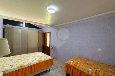 Sítio à venda com 4 quartos, sendo 2 suítes,  em Sorocamirim (canguera), São Roque, SP