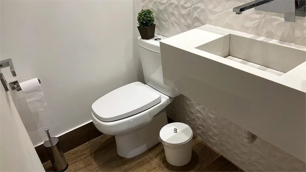 Sobrado à venda com 3 quartos, sendo 1 suíte, em Jardim Vazani, São Paulo, SP