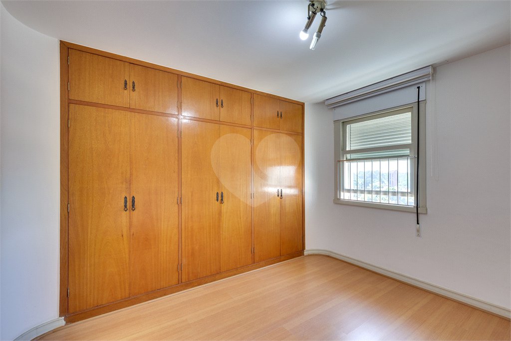 Apartamento à venda com 4 quartos, sendo 1 suíte, em Alto da Boa Vista, São Paulo, SP
