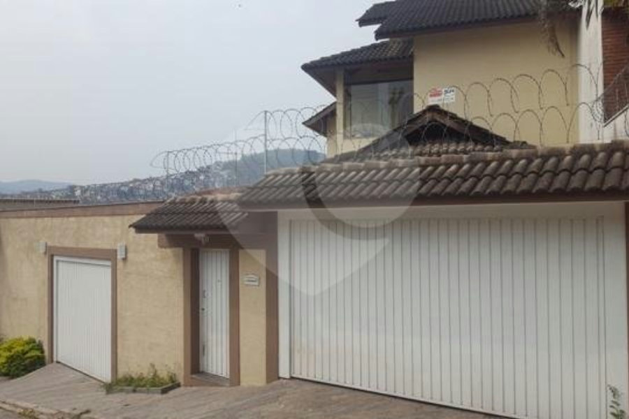 Sobrado à venda com 5 quartos, sendo 1 suíte, em Jardim Virginia Bianca, São Paulo, SP