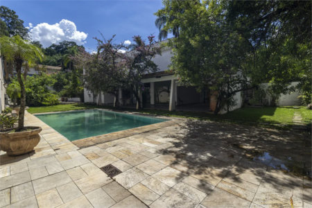 Sobrado à venda com 4 quartos, sendo 2 suítes, em Vila Morumbi, São Paulo, SP