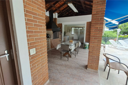 Casa à venda com 3 quartos, sendo 1 suíte, no condomínio Residencial Vale das Laranjeiras, Indaiatuba - SP