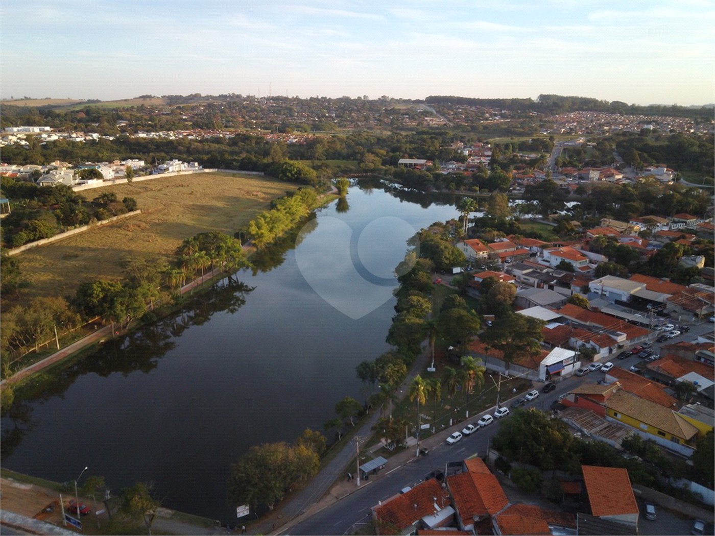 Casa à venda com 3 quartos, sendo 1 suíte, no Centro, Araçoiaba da Serra, SP