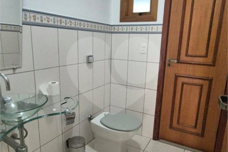 Casa para alugar com 3 quartos, sendo 1 suíte, no condomínio Recanto dos Paturis, Vinhedo - SP