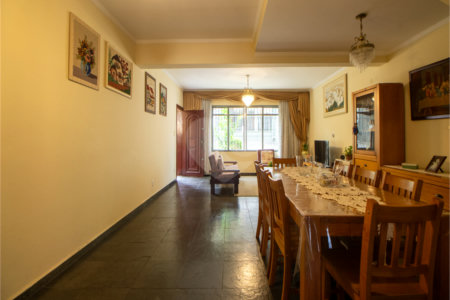 Casa à venda com 3 quartos, sendo 1 suíte, em Chácara Inglesa, São Paulo, SP