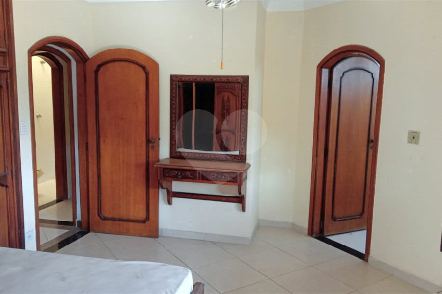 Sobrado à venda com 4 quartos, sendo 1 suíte, em Vila Rosália, Guarulhos, SP